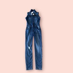 Short levees Jean Jumpsuit. It fits small.